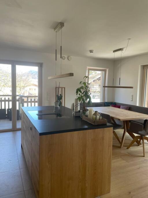 Wunderschoenes 4 Zimmer Apartment Mit Seeblick Bad Wiessee Exterior foto